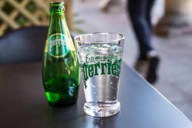 perrier-contaminee-bouteille-production-sante